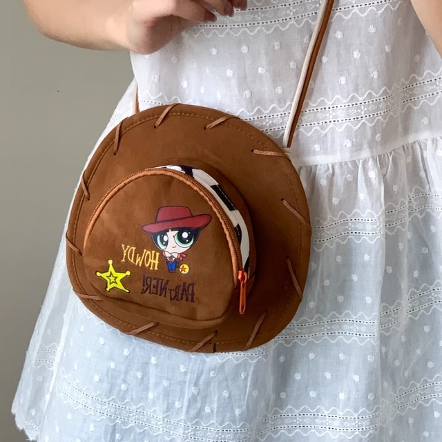 卡通玩具总动员胡迪帽子包包女2025新款个性少女斜挎包夏天手机包