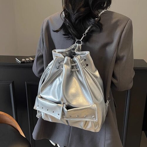 众设计链条背包女士登山包