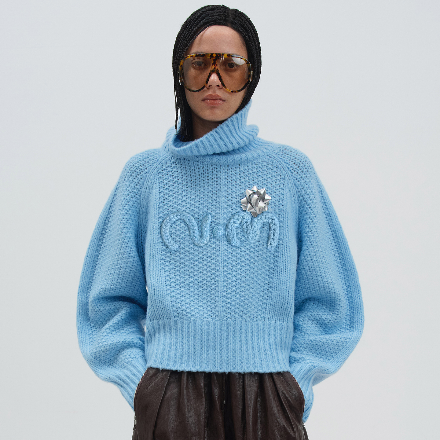 NMORE设计师品牌 25冬季新款 半高领羊绒造型肌理针织衫