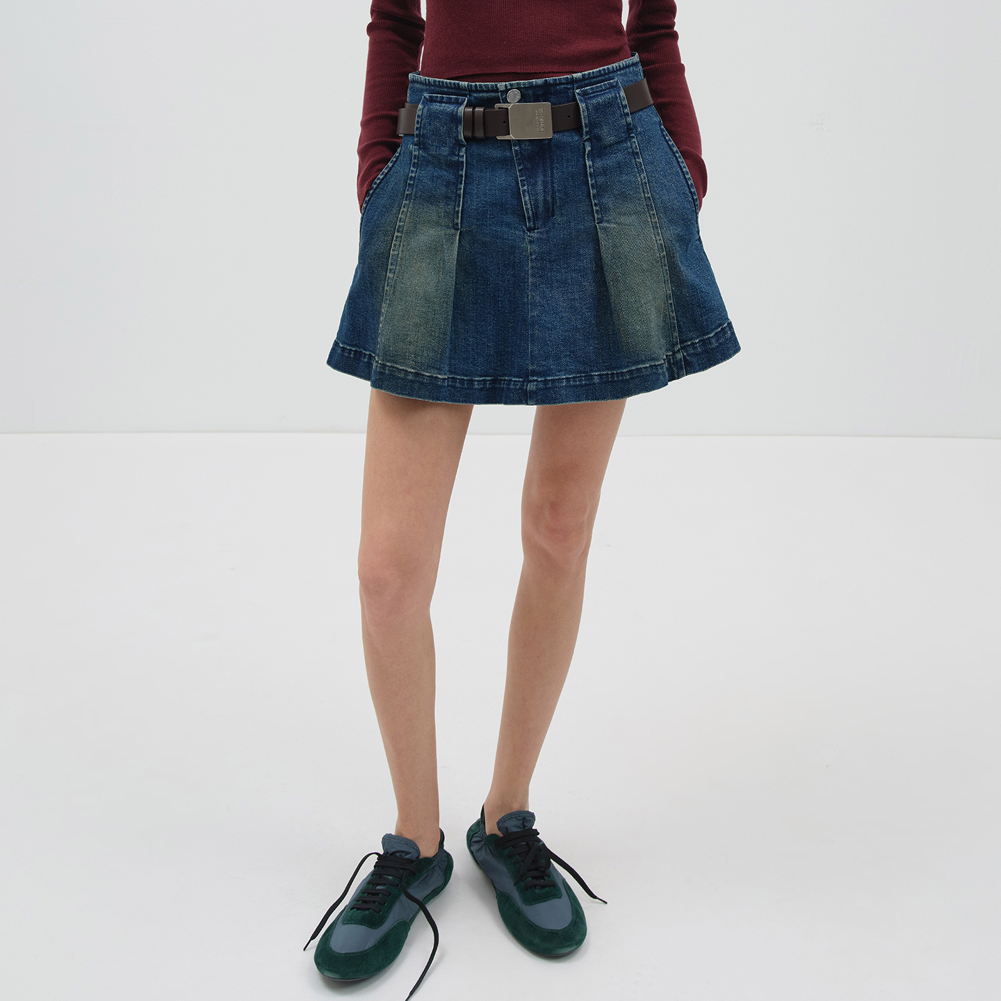 NMORE设计师品牌 25秋季新款 丹宁蓝腰带装饰牛仔喇叭短裙