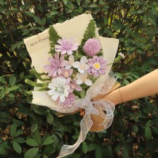 成品钩织花束高级感三八节生日礼物送女生闺蜜针织手工编织花束