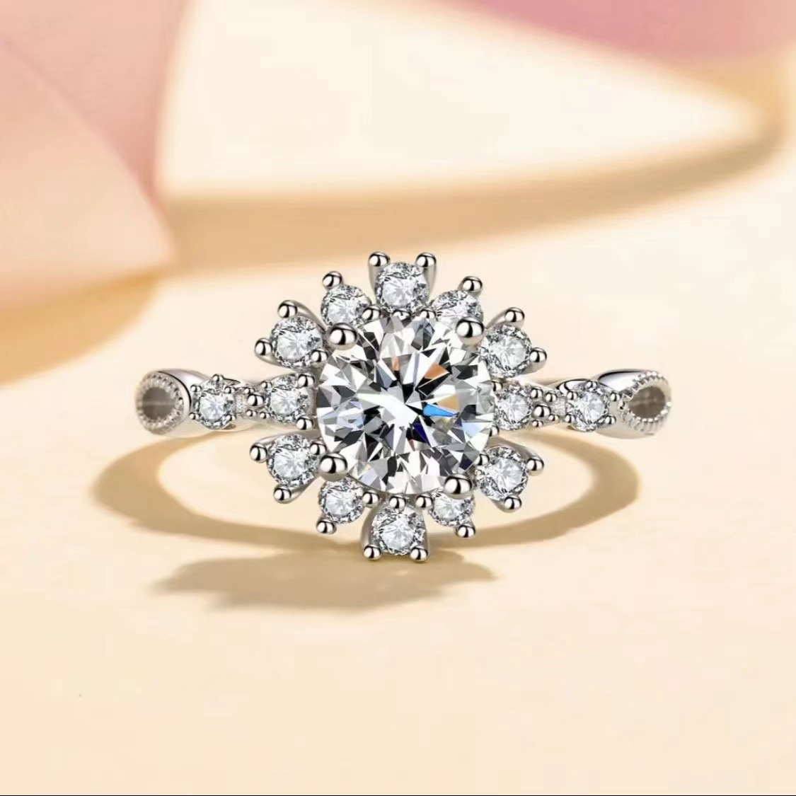 韩版潮流抖音热卖冰雪皇后气质女戒指富贵花莫桑戒指直播热销
