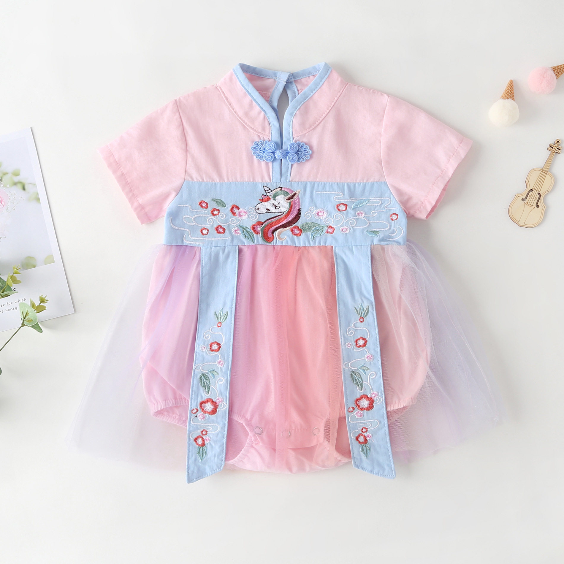 春秋款女婴儿复古汉服拼色刺绣婴儿连体衣宝宝民国风古装婴儿衣服