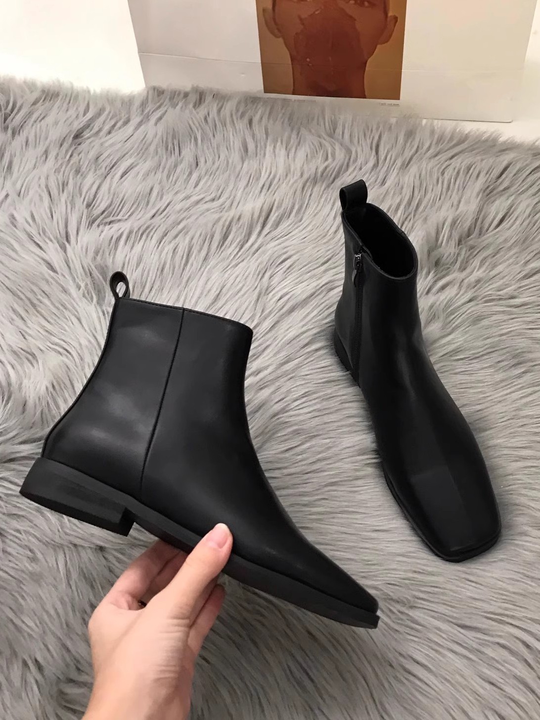 真皮方头瘦瘦靴女2025年新款秋冬平底裸靴韩系法式小短靴及踝靴子