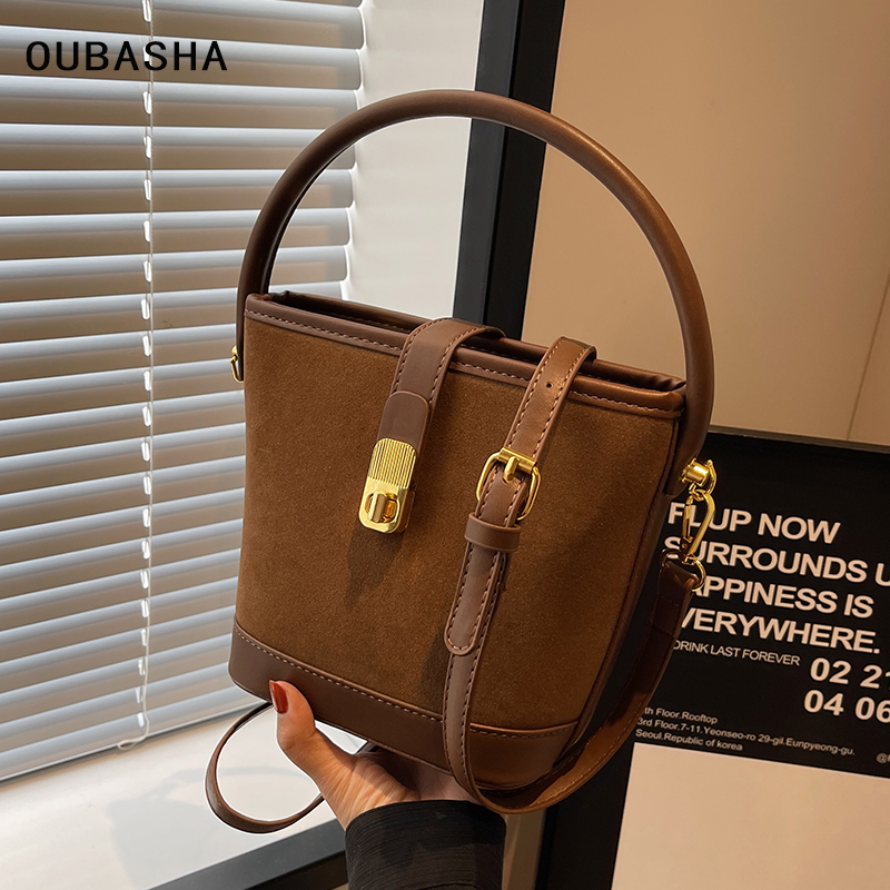 今年流行包包女2023新款秋冬百搭斜挎包高级质感大容量手提水桶包