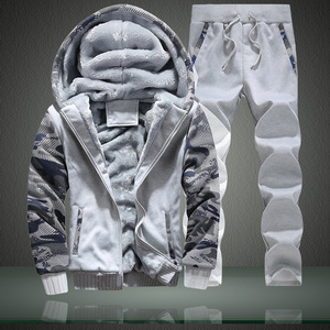 Slim-fit hooded hoodie suit for men 修身连帽加绒男式卫衣套装