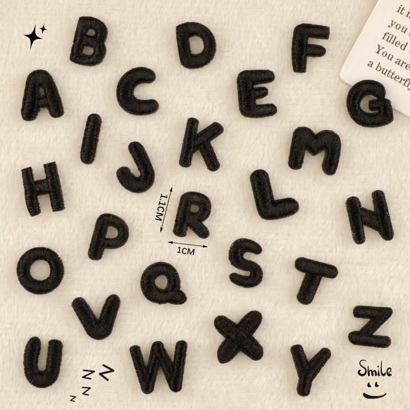 26个装英文字母补丁贴小号字母布贴黑色刺绣熨烫贴diy衣服包包缝