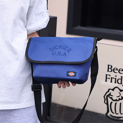 Dickies 绣花字母款工装包盖式大邮差包单肩斜挎包男女同款情侣款
