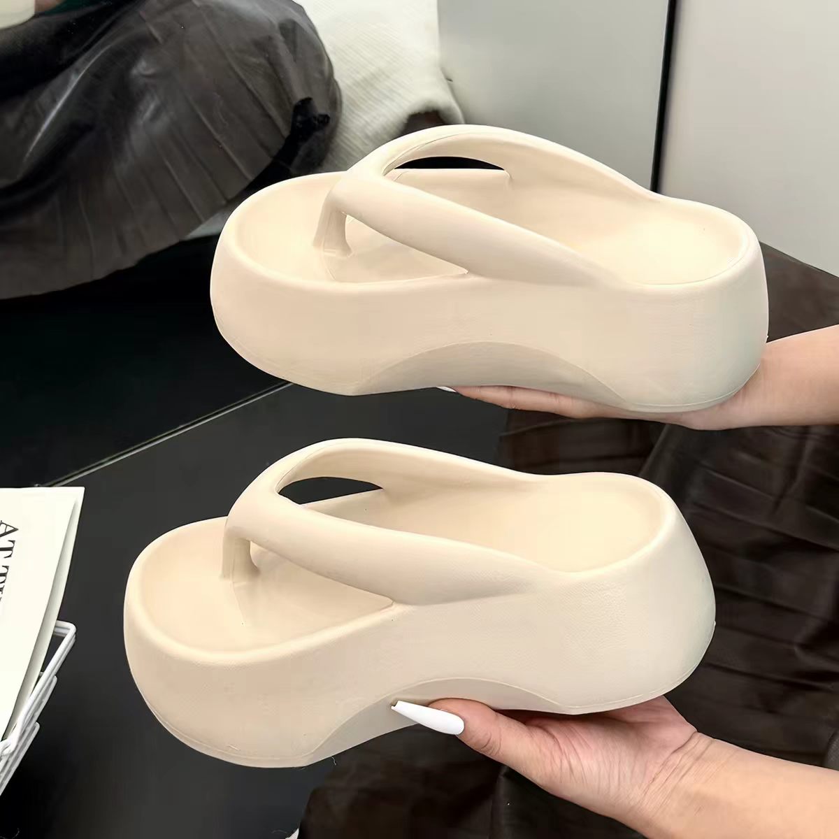 厚底人字拖女夏季外穿防滑沙滩鞋