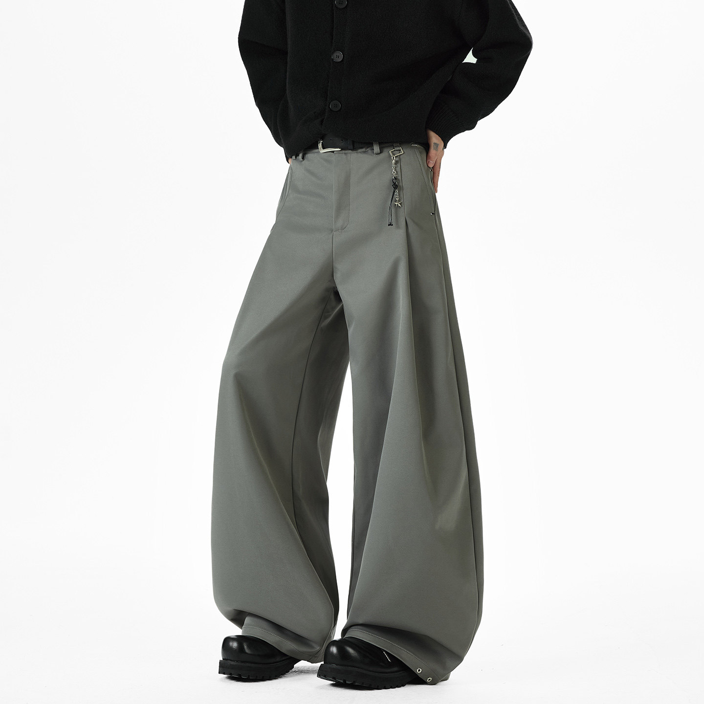 现货A412-DM548-特P54-限价98-带配饰挂件双压褶弯刀西裤，男装西裤，电商A412