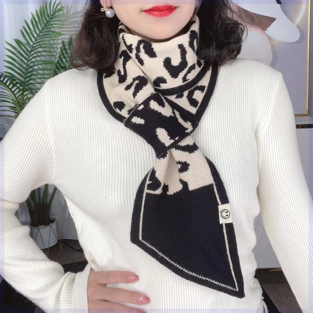 洛洛丝巾围巾小围巾女秋冬季韩版ins潮加厚保暖护颈脖针织围脖女