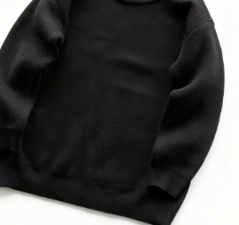 thumbnail for Left Side Large White Border Same/Black Stacked Sweater Three-Color Sweater 33111940