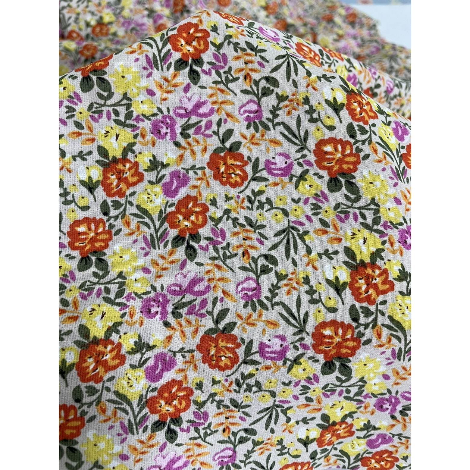 D412米色底小碎花印花雪纺布头 柔软透气垂坠连衣裙上衣旗袍面料