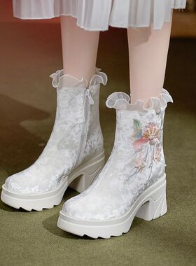 汉服靴女秋冬季加绒厚底松糕底古风短靴时尚国风古装靴旗袍绣花鞋