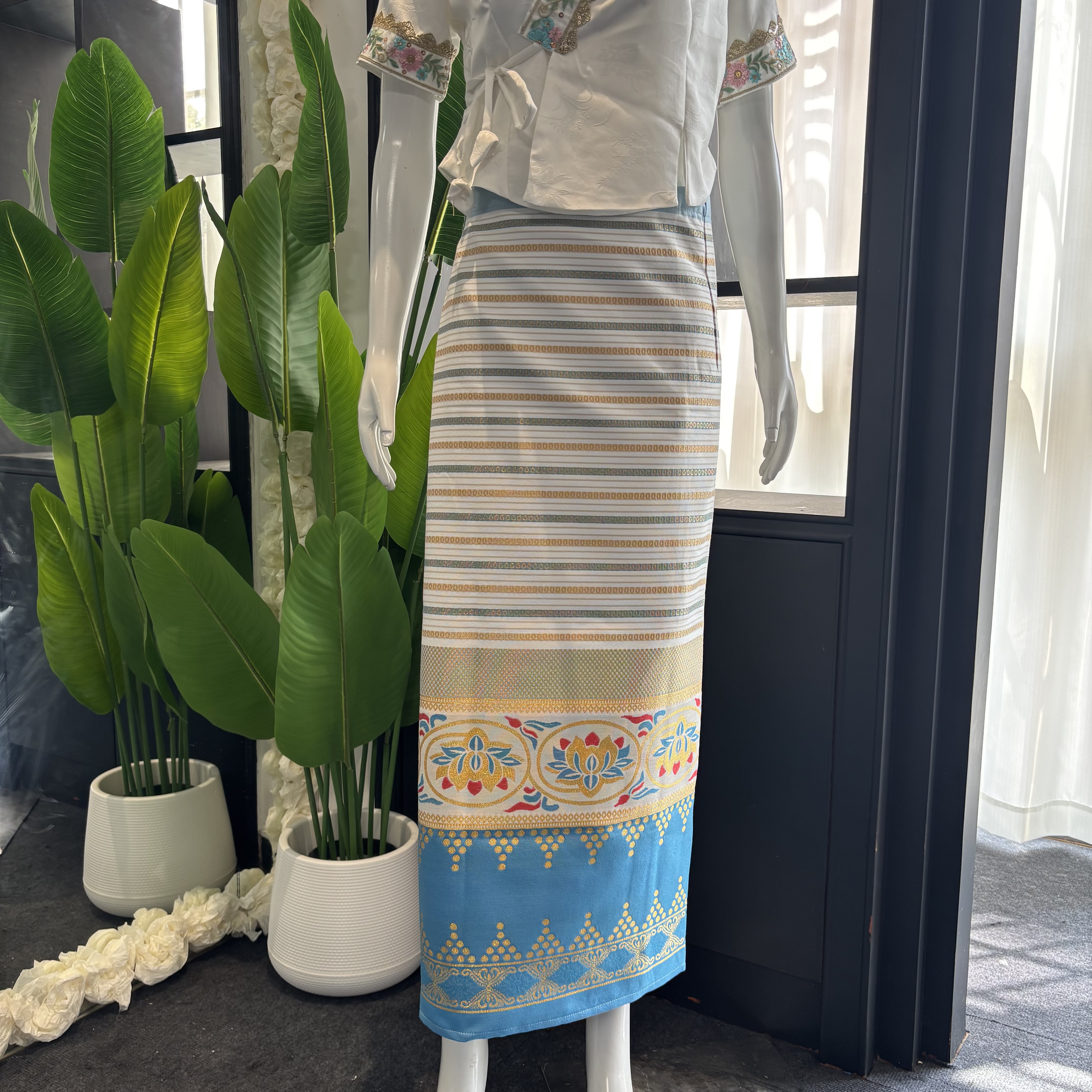 云南西双版纳傣族服装女网红同款新款系带筒裙长裙春秋泰国服饰