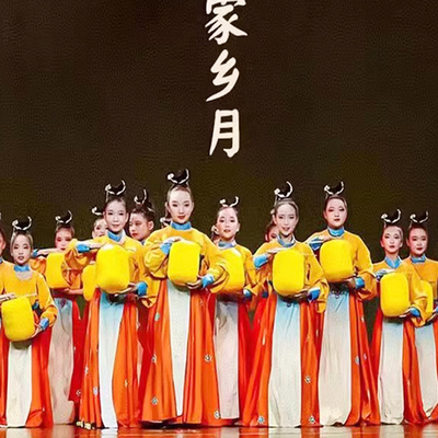 古典群舞家乡月舞蹈服汉服襦裙