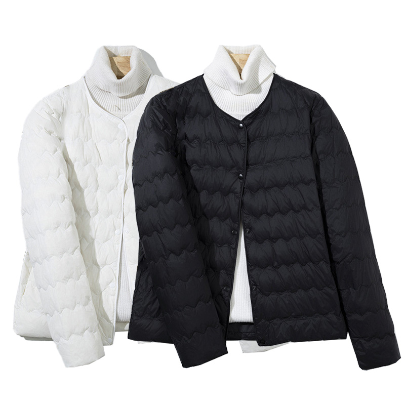 日单试衣间轻薄短款羽绒服女冬