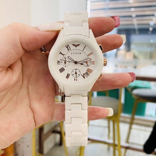 白色黑色陶瓷手表女士3眼6针多功能带日历大表盘新款高级感女表