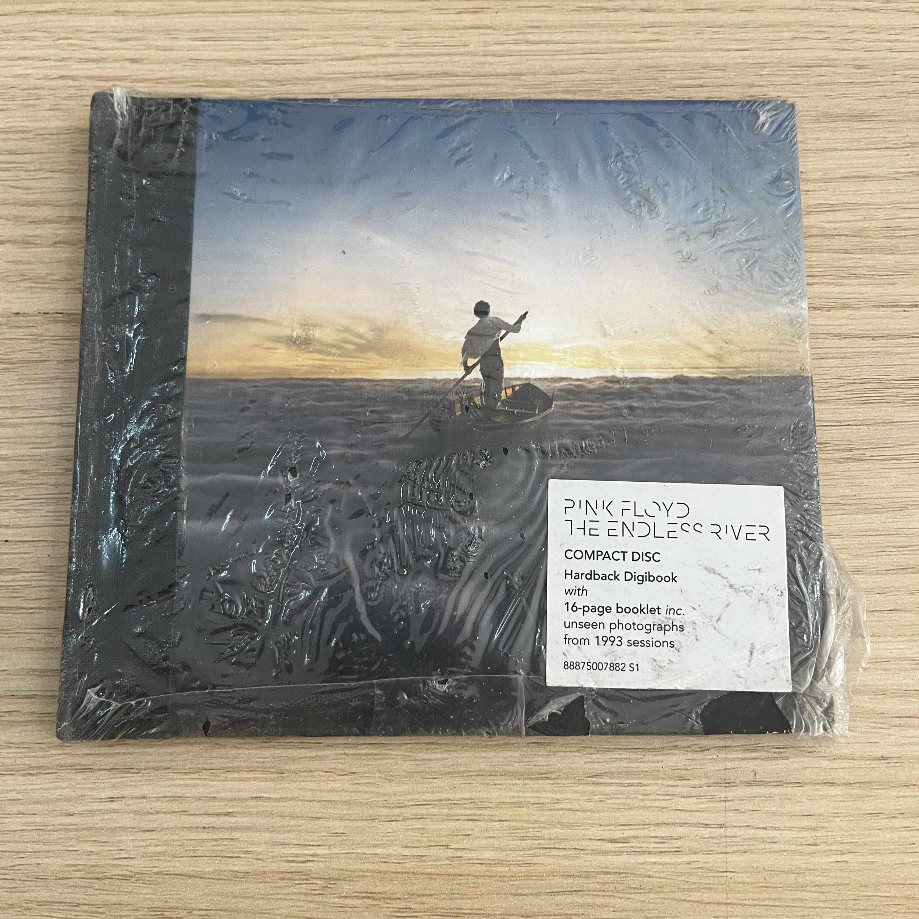 Альбом рок-группы Pink Floyd "The Endless River" на нераспечатанном поп-диске Изображение 1