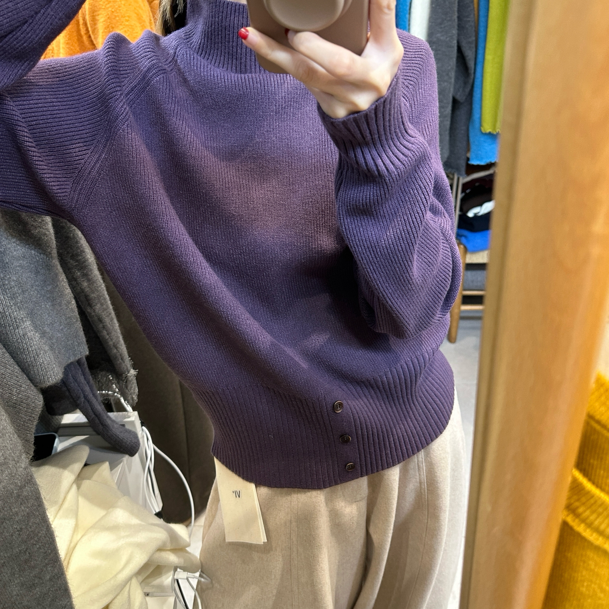 VI(唯一家)简约韩系半高领百搭毛衣29081