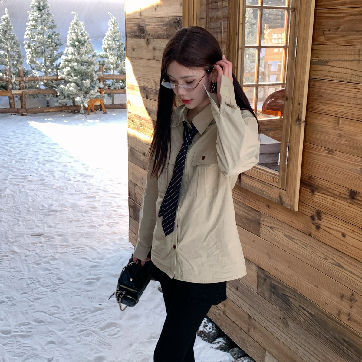 FEIMAO（YIMAO）-卡其色翻领复古设计感褶皱衬衫9368