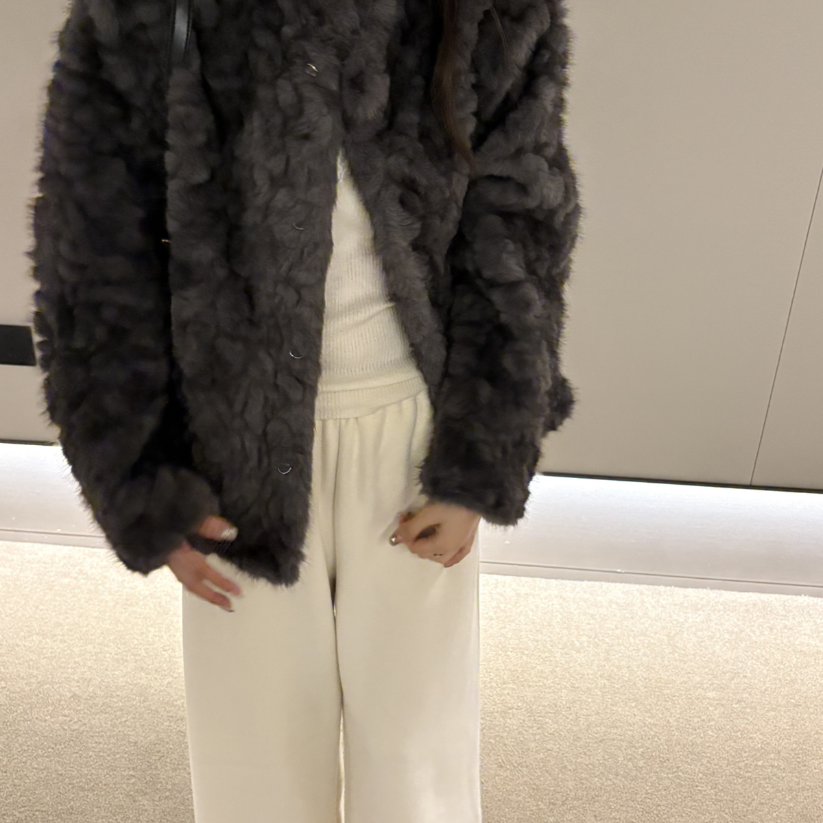 范小姐-冬上新气质轻奢毛毛外套短外套60008-B