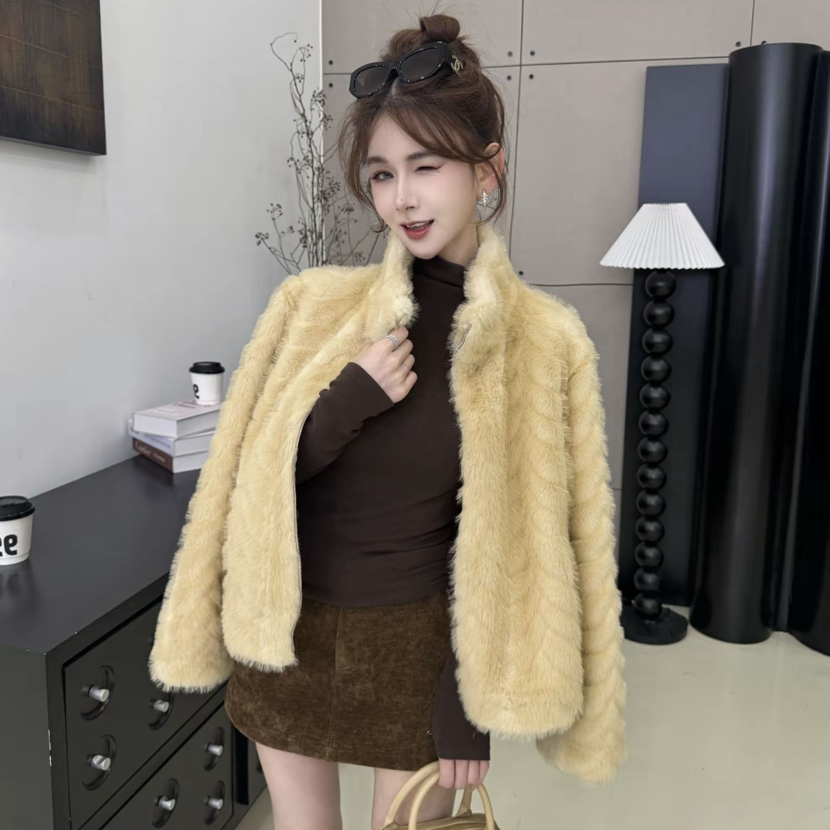 SYL-冬上新设计感时尚百搭显瘦拉链毛毛短外套YS1-5218
