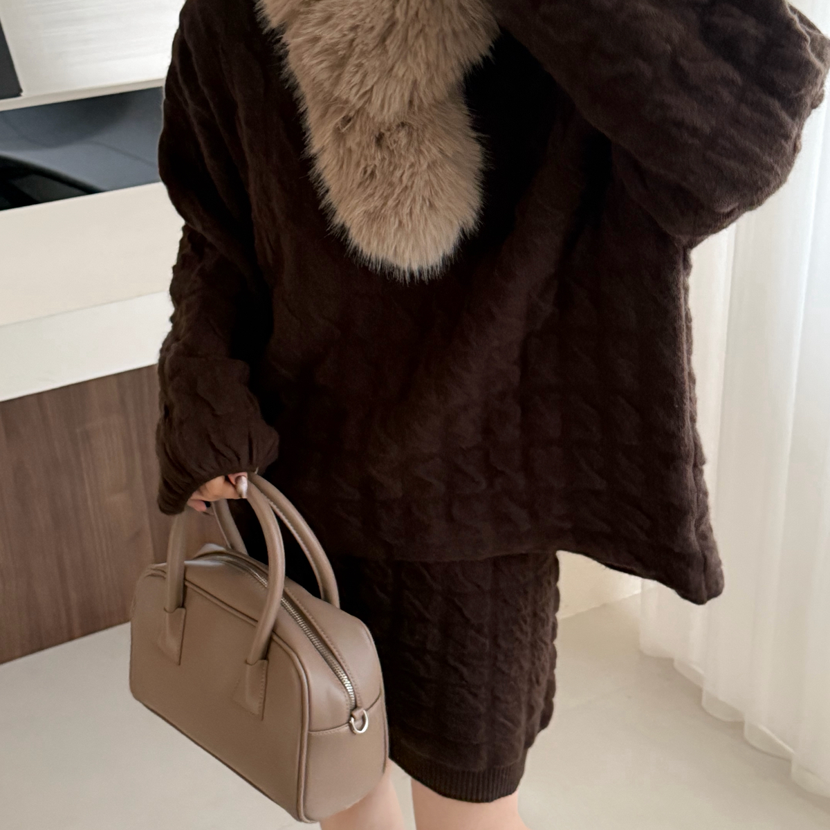 TB媞宝-14.8韩系华夫泡泡格时髦感系带毛衣(含21.9绵羊毛)905521