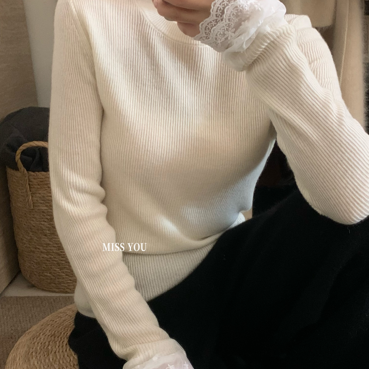 ISS YOU-上新清新简约纯色袖口拼接蕾丝打底衫（含33羊毛）Y-1049