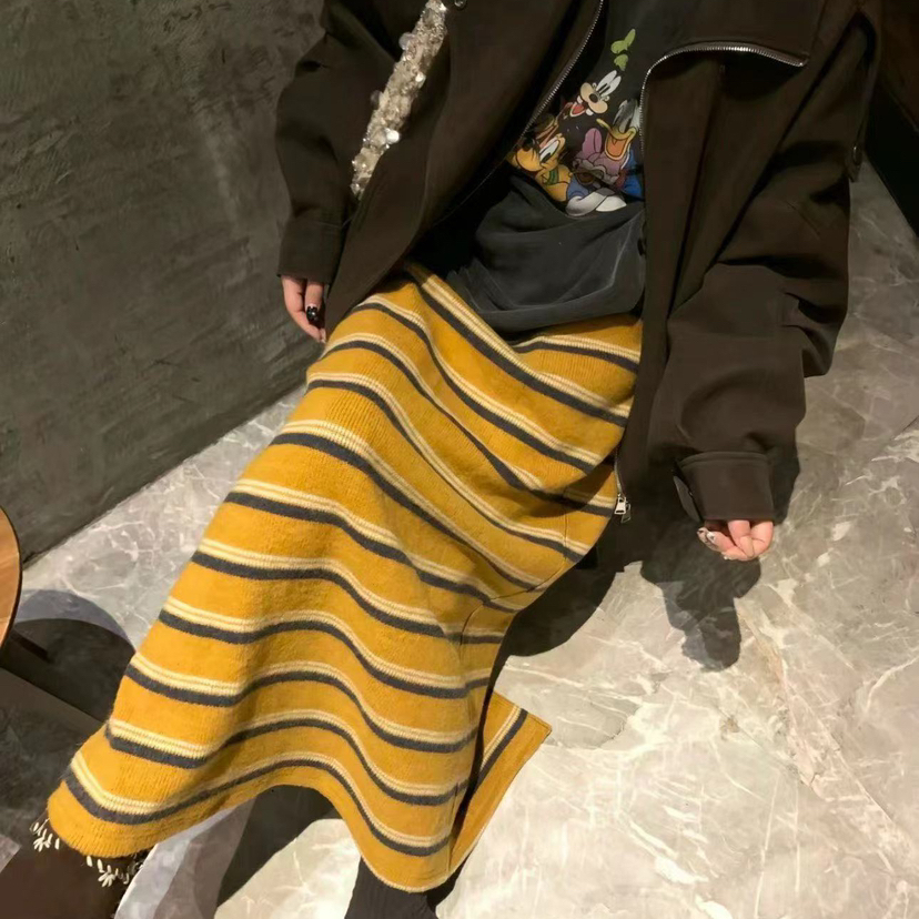 颜甄秋上新松紧腰条纹舒适显瘦开叉半身裙YS22810