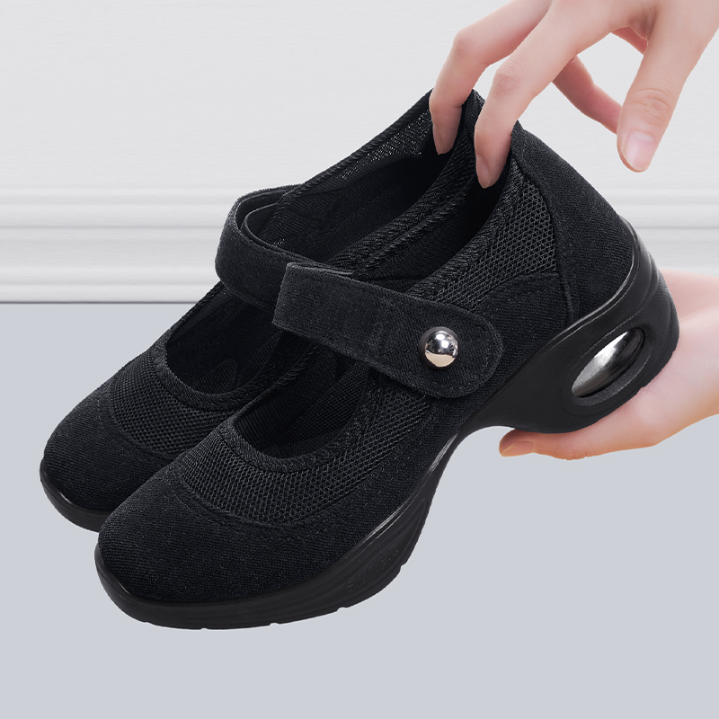 老北京布鞋女一脚蹬妈妈鞋