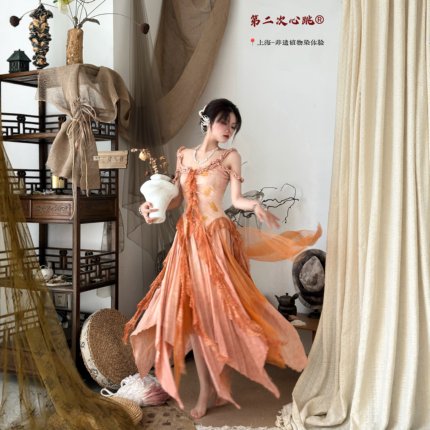 第二次心跳 | 非遗植物染《缙云粉》扎染吊带短上衣不规则半身裙