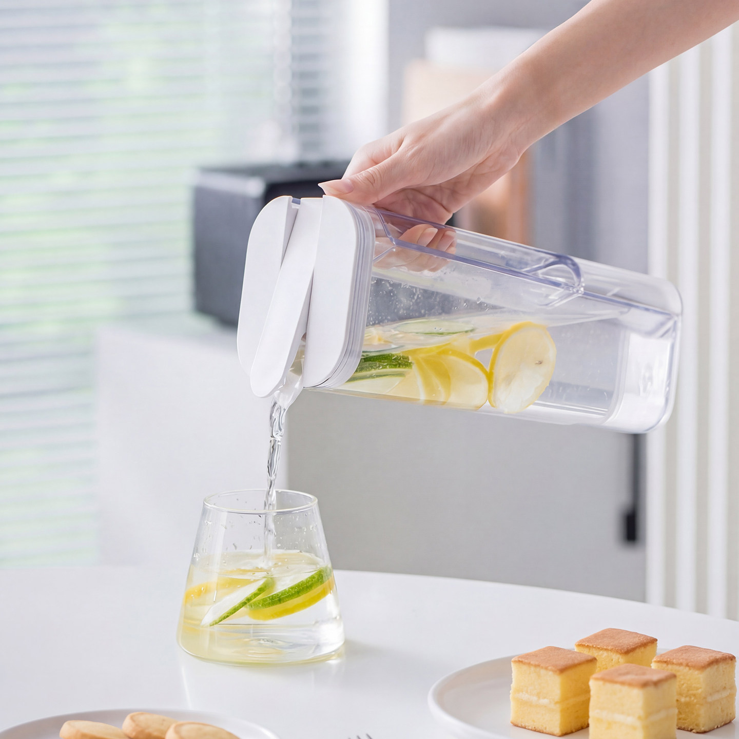 ASVEL窄身侧握手柄冷水壶家用凉水壶耐高温果茶柠檬水扎壶1.1升