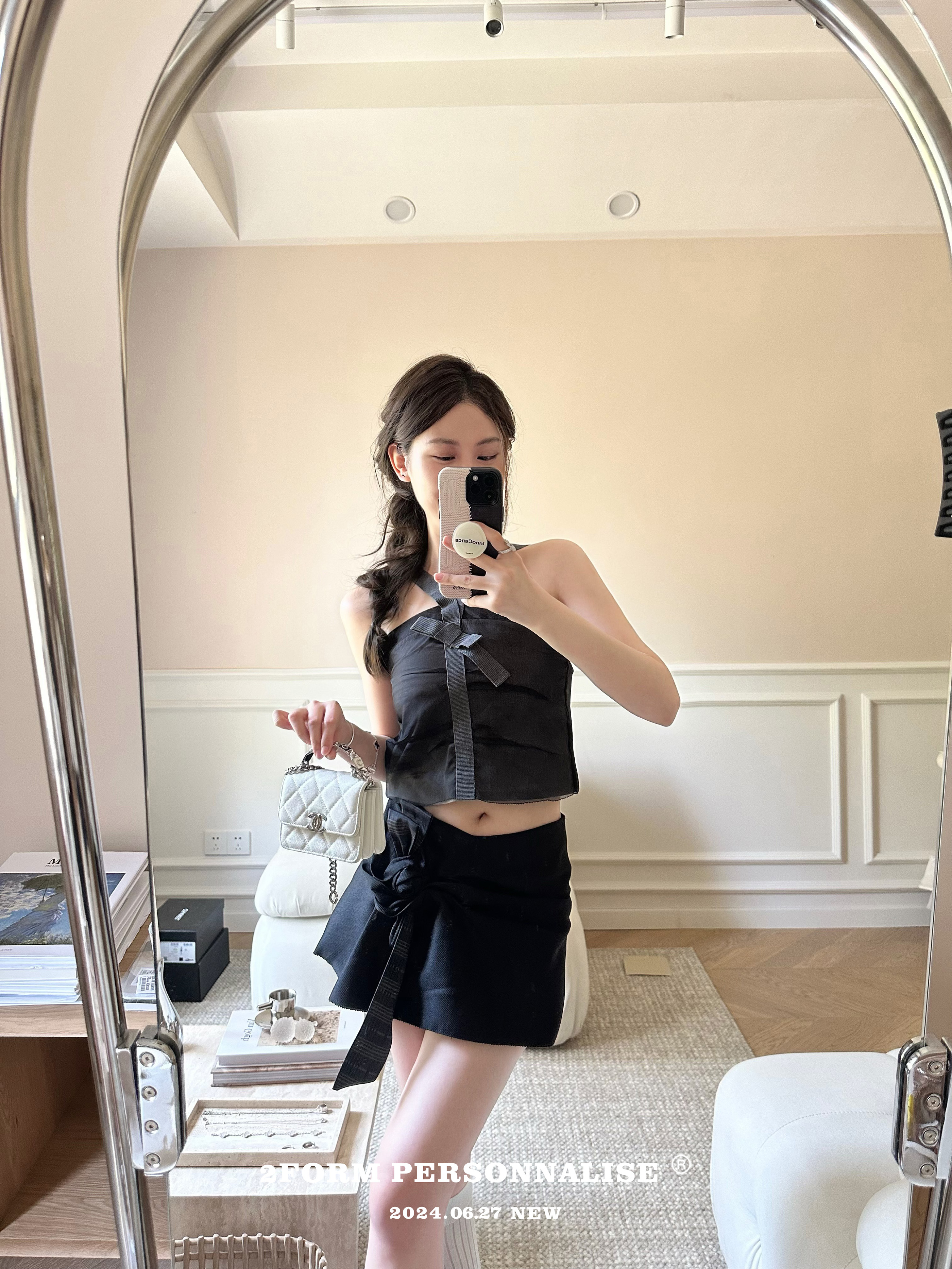 2FORM by H 气质感缎面手工立体玫瑰花朵短裙