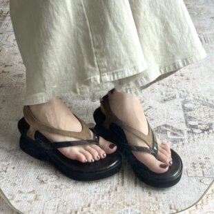 【穿靴子的猫】增高女拼色厚底夹脚凉鞋坡跟交叉细带人字拖外穿