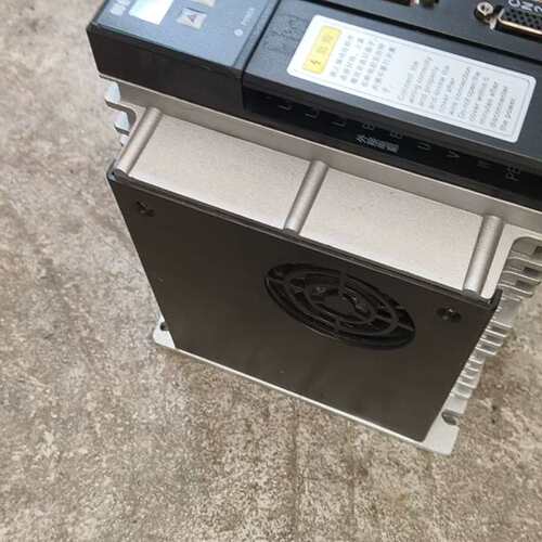 议价韦德驱动器型号WD20B080L4M，拆机800W实物实拍发