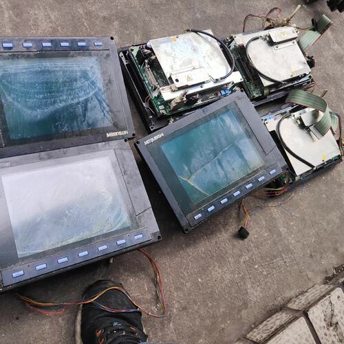议价三菱M64系统显示屏FUC6-DUN22