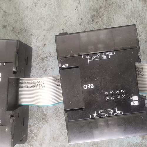 议价两个拆机欧姆龙PLC扩展模块，实物拍摄功能包好CP1W-16