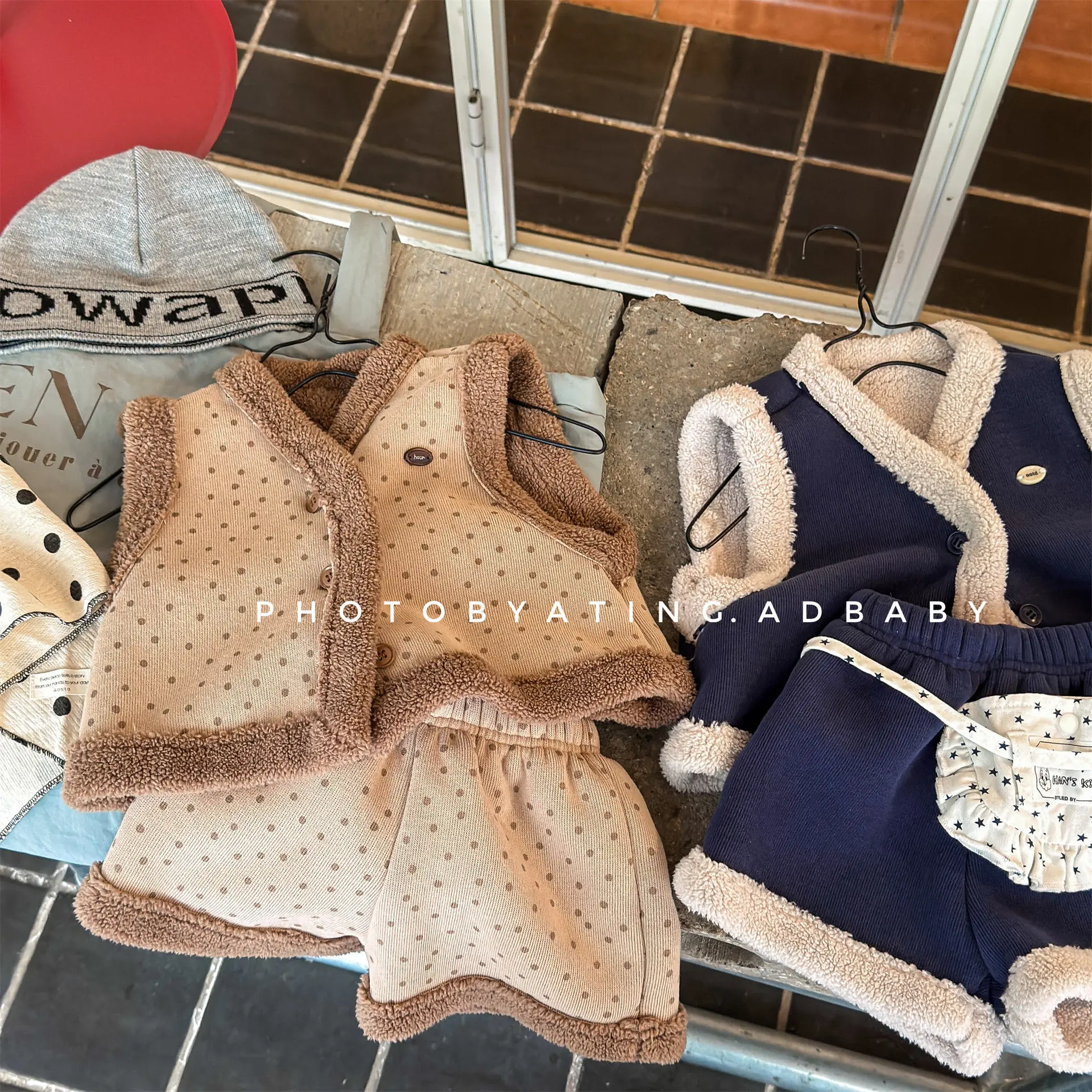 2025秋冬新款童装儿童韩版女童套装加绒冬装两件套马甲+短裤