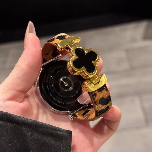 适用华为豹纹四叶草磁吸扣手表带