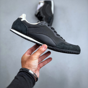 休闲百搭小黑鞋 通勤上班舒服 情侣薄底舒适户外旅游防滑黑色德训鞋