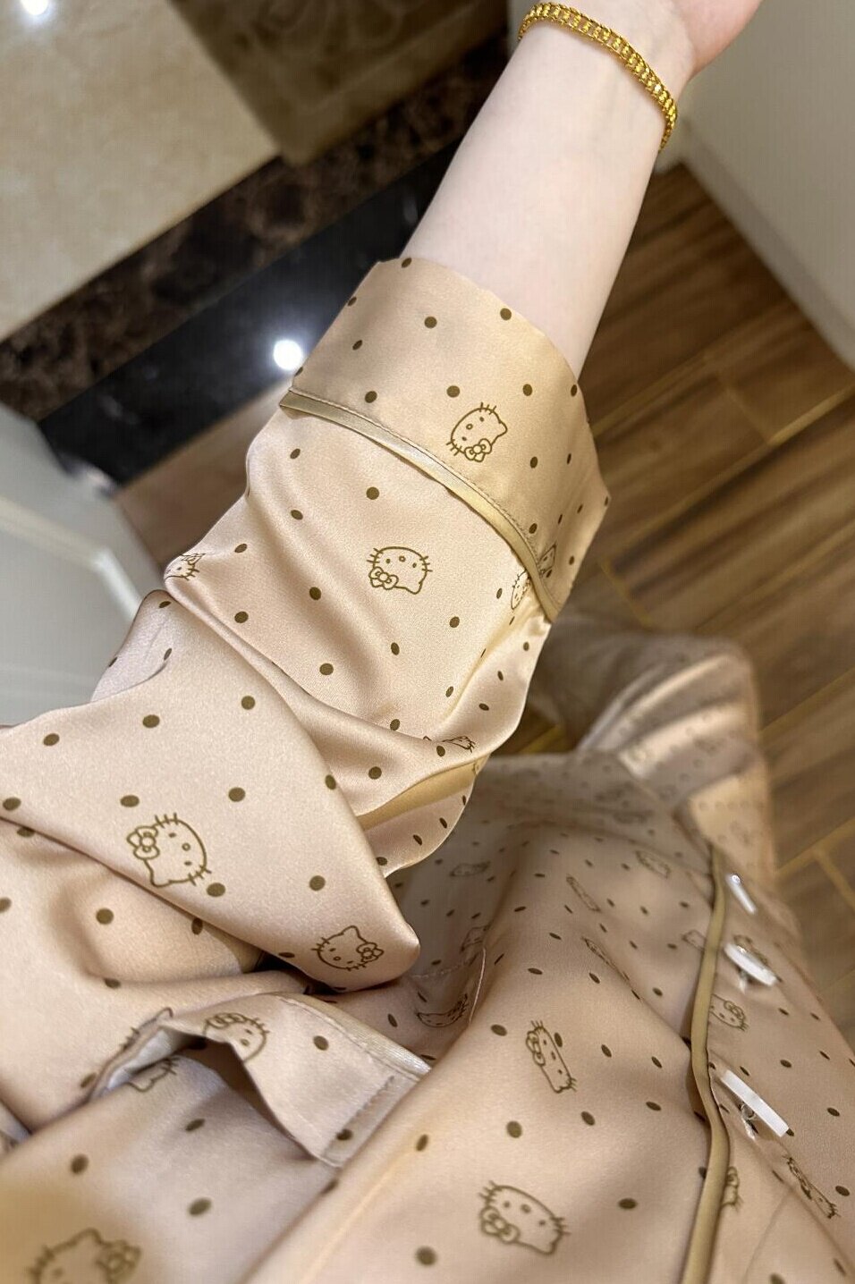 香槟金helloKitty睡衣
