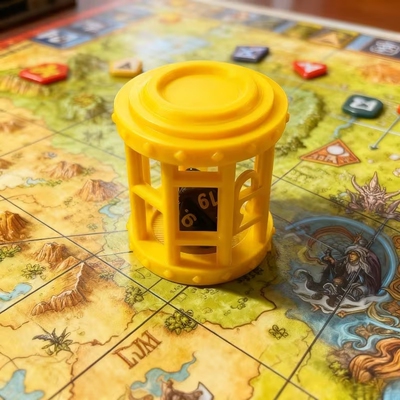 跨境新品桌游龙与地下城骰子监狱塔跑团桌游DND塑料工艺品摆件