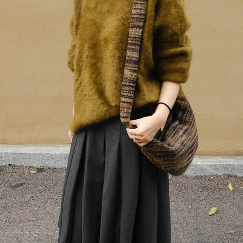 山羊绒纯色三角巾秋冬保暖围巾