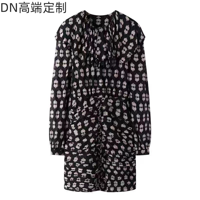 荷叶领休闲爱心印花显瘦连衣裙