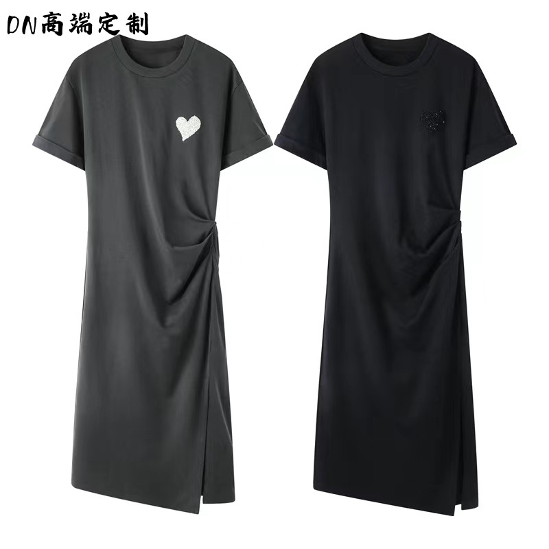 DN高端定制2024夏季新款高腰显瘦褶皱侧开叉爱心珠片刺绣连衣裙女