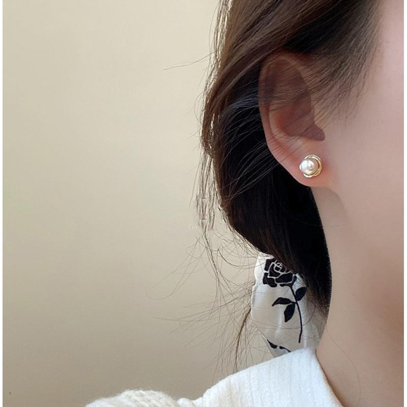 天然淡水珍珠耳钉女高级感免摘