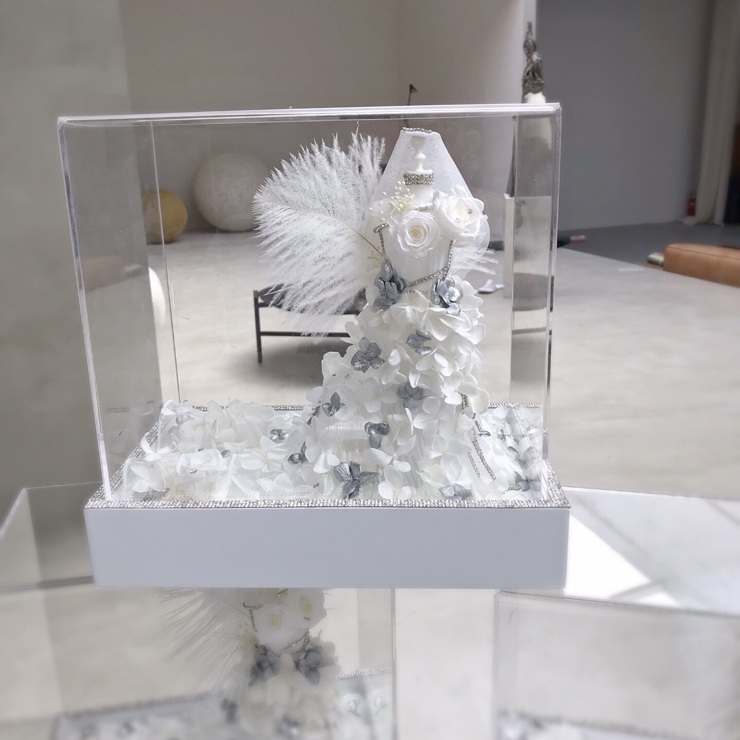 永生花白色婚纱情人节圣诞节送女友生日表白求婚创意高端礼品摆件