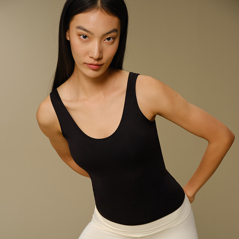 吊带背心女u型美背内衣带胸垫一体白色内搭外穿上衣运动健身瑜伽