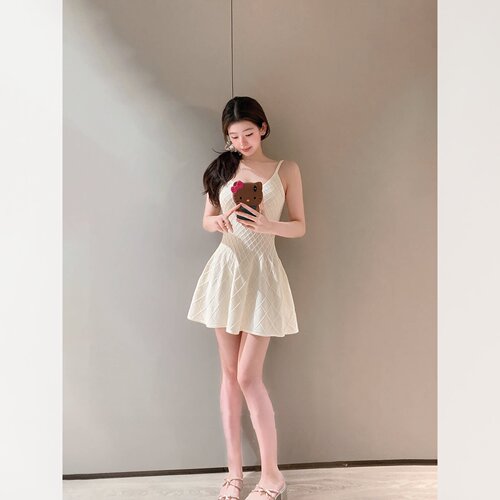 青春少女A字收腰显瘦连衣裙
